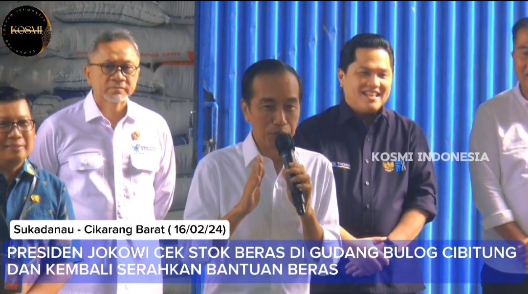 Jokowi Cek Stok Bulog Cibitung dan Serahkan Bantuan Pangan