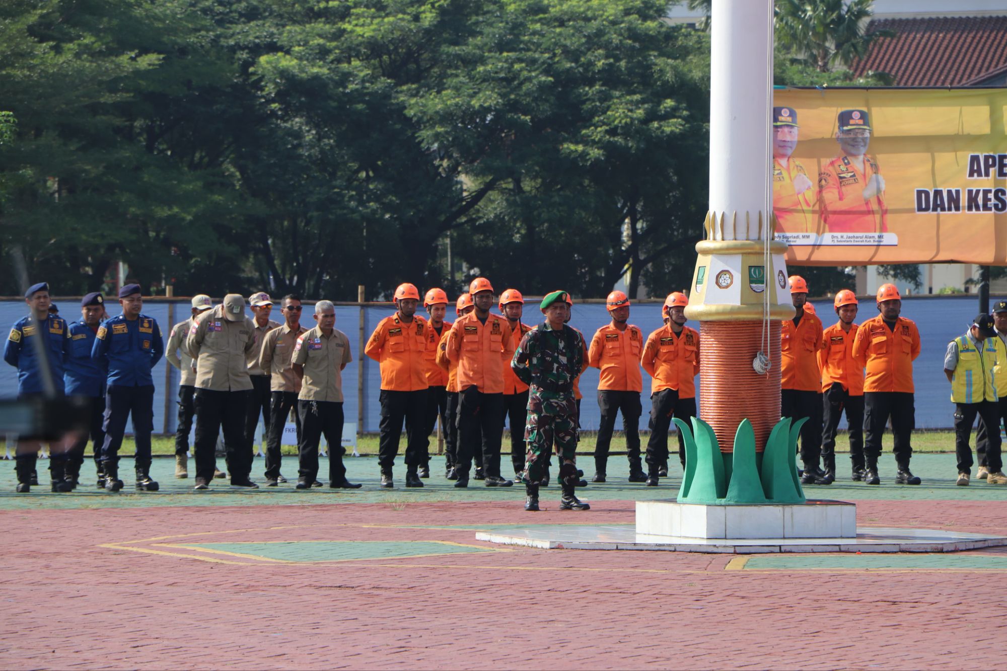 Mayor Inf Sukoco Kasdim 0509/Kab. Bekasi Hadiri Apel Kesiapsiagaan Bencana Hidrometeorologi dan Kesiapan Pilkada Kabupaten Bekasi 2024