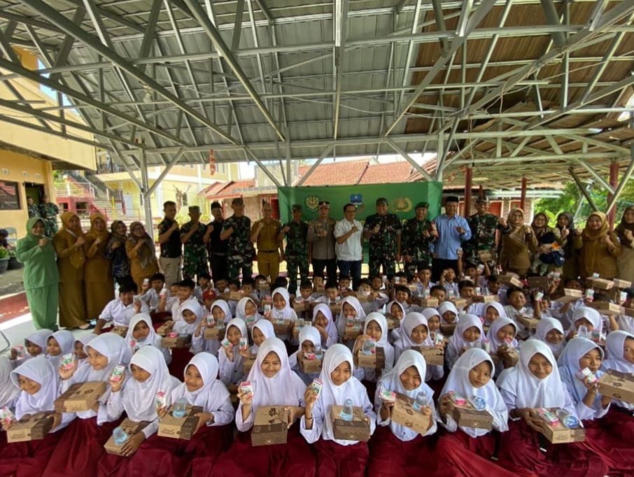 Dandim 0611/Garut Hadiri Langsung Uji Coba Program Makan Siang Bergizi Gratis di SD IT Rahman Jannah