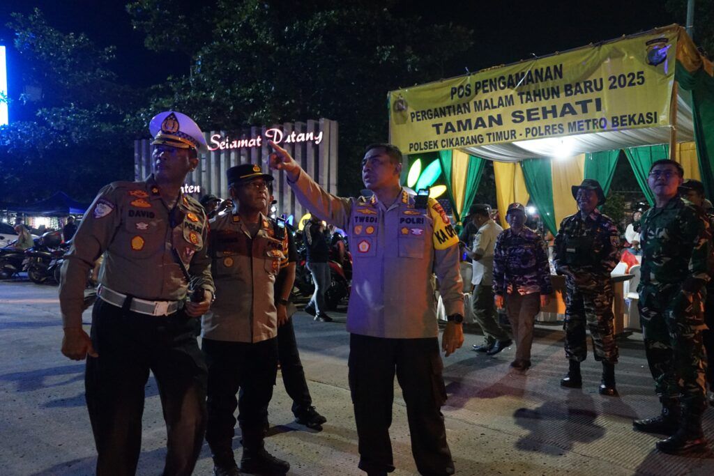 Kapolres Metro Bekasi Bersama Forkopimda Pantau Situasi Malam Pergantian Tahun