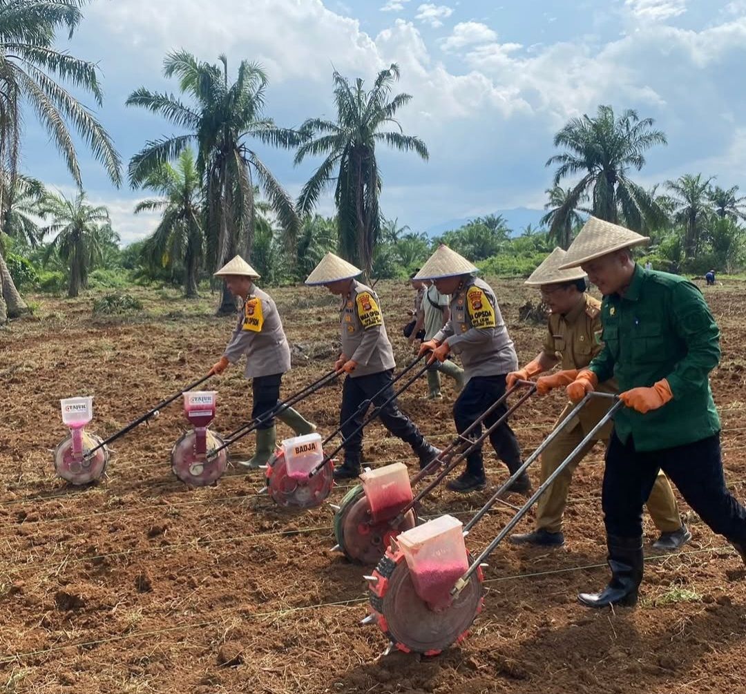 Kapolda Lampung Tengah Mulai Program 9,9 Hektare Swasembada Pangan