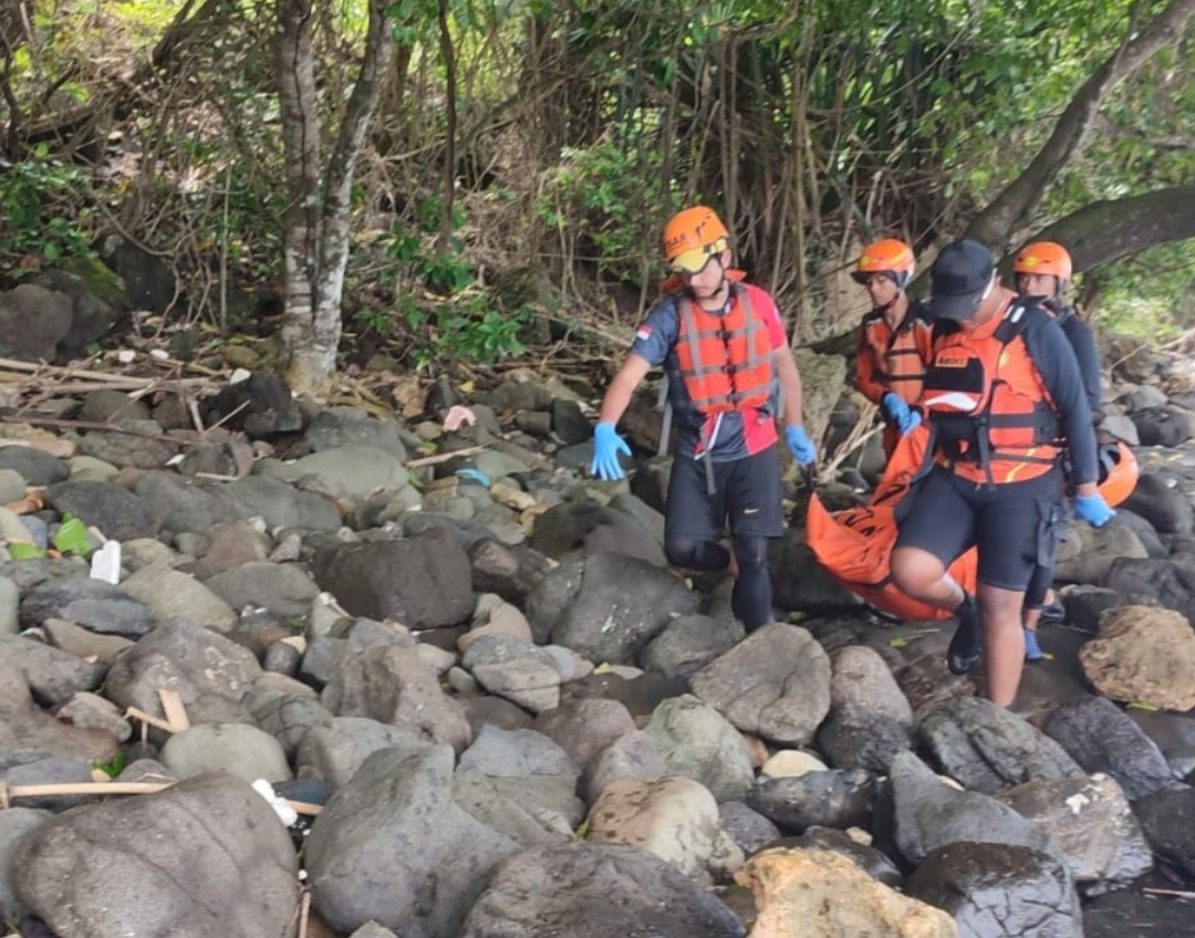 Tim SAR Gabungan Berhasil Temukan Korban Yang Hilang di Pantai Cibakung