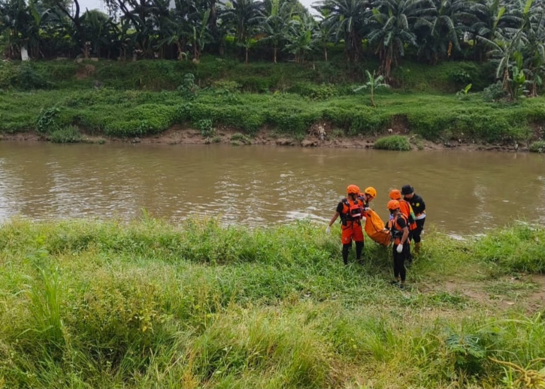 Tim SAR Gabungan Temukan Anak Yang Hilang di Kali Bekasi