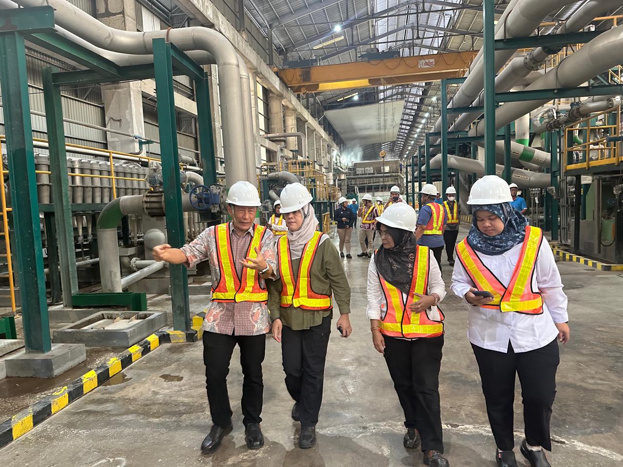 FajarPaper Terima Kunjungan KLH/BLH, Kementerian Perindustrian, dan APKI dalam Pembahasan Pengelolaan Limbah dan Regulasi Impor