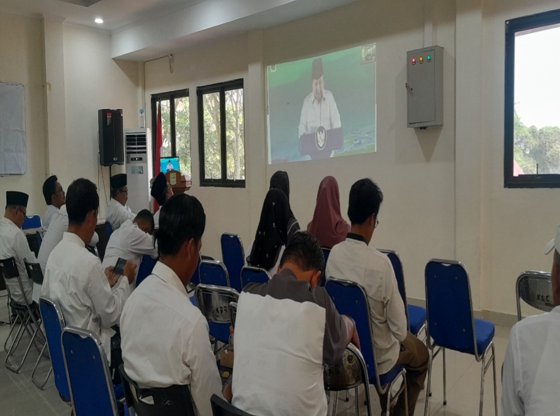Pemerintah Kecamatan Karang Bahagia Bersama Pengurus Koperasi Mengikuti Telekonferensi Serentak Hari Jadi Koperasi Merah Putih Ke-78