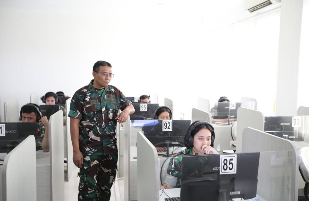 Mahasiswa Unhan RI Mengikuti Uji Kemampuan Bahasa Inggris Dengan Materi Test TOEIC