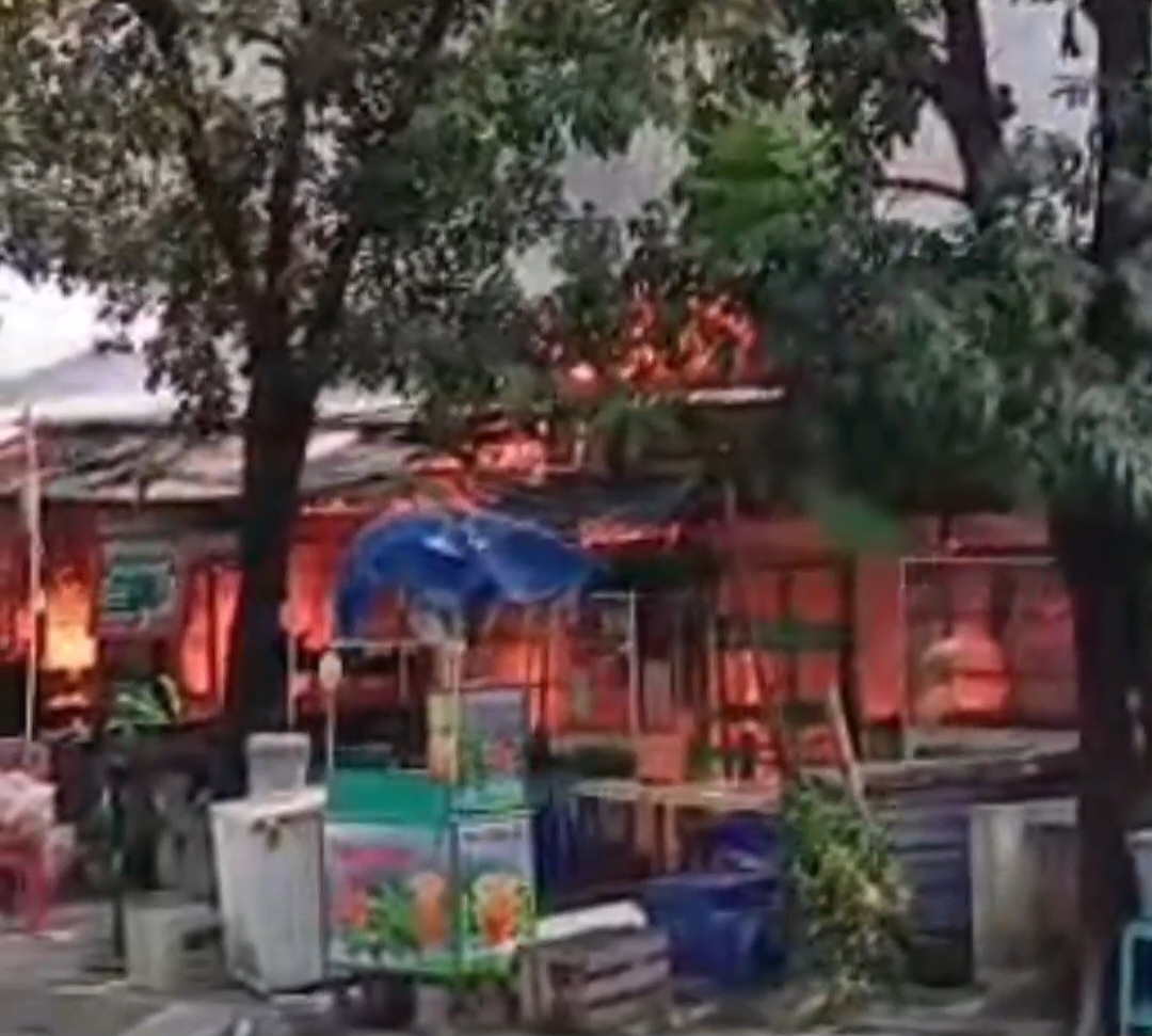 Diduga Korsleting Listrik, Bangunan Warung Nasi di Jababeka Ludes TerbakarÂ