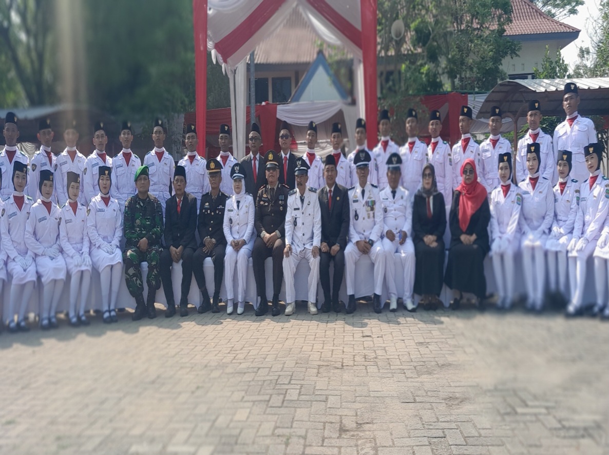 Penuh Semangat, Kecamatan Karang Bahagia Upacara  Peringatan HUT RI ke-80