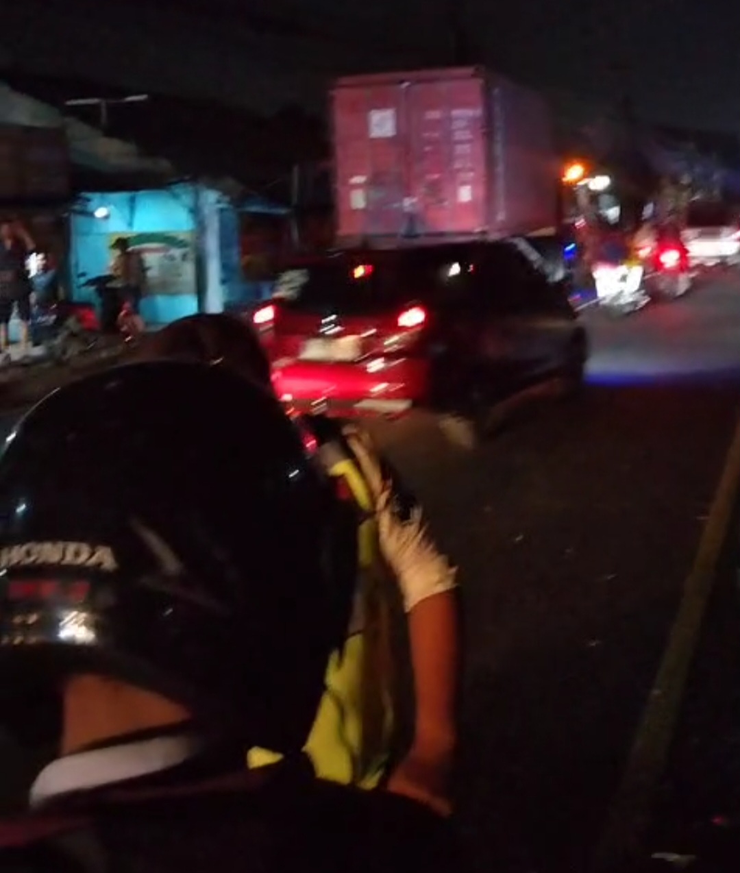 Akibat Minimnya Penerangan Lampu PJU di Cikarang Barat, Seorang Remaja Alami Kecelakaan