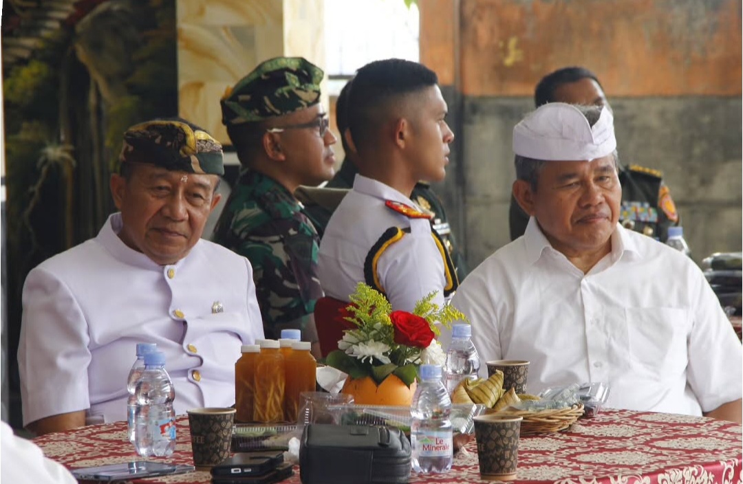 Rektor Unhan RI Hadiri Peresmian Candi Bentar Pura Wira Santi Dharma