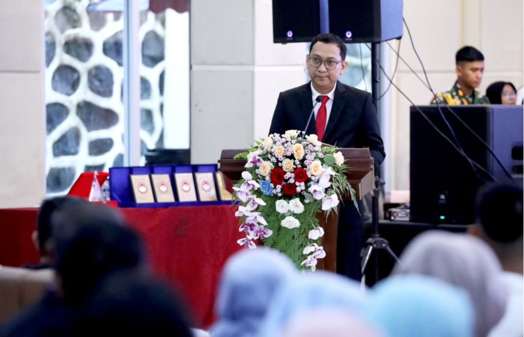 Rektor Unhan RI Pimpin Langsung Pelantikan dan Pengucapan Sumpah Apoteker Angkatan Pertama Fakultas Farmasi Militer