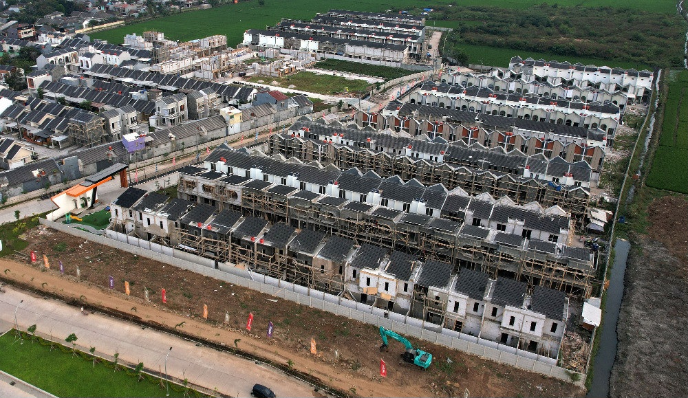 Gubernur Jawa Barat Dedi Mulyadi, Stop Penerbitan Izin Perumahan