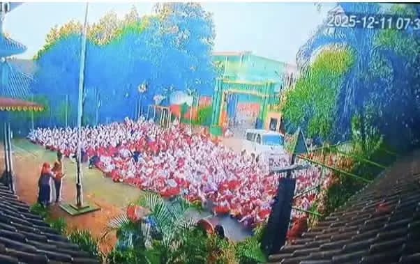 Naas,Mobil Diduga Milik SPPG Tabrak Murid di SDN Kalibaru 01 Cilincing