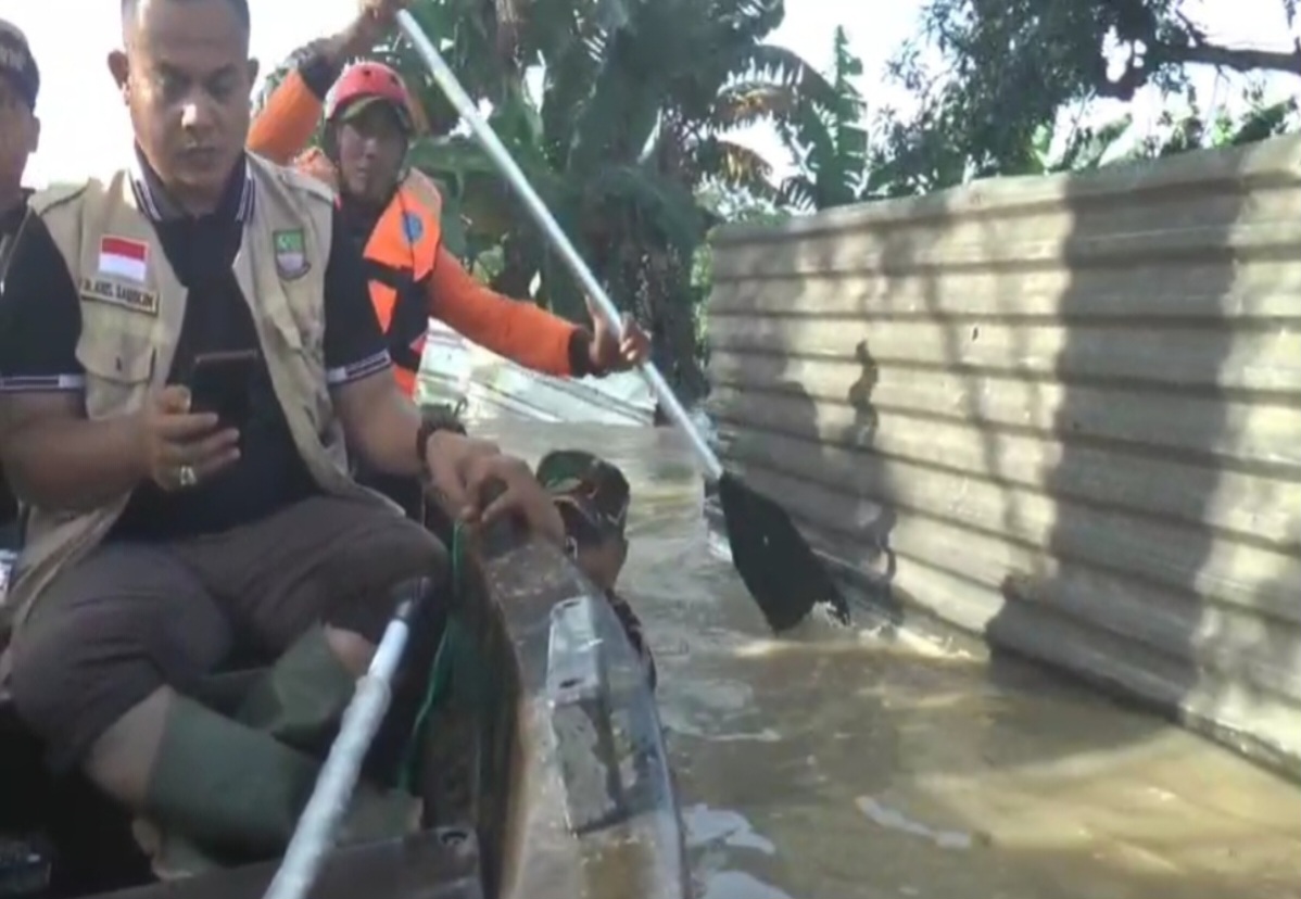 Lebih dari Seribu KK Terdampak Banjir Dua Meter di Dua  Desa  di Kabupaten Bekasi
