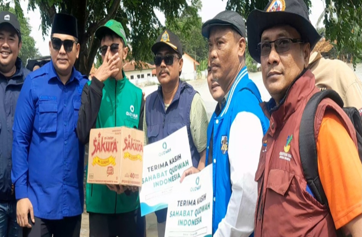 DPD KNPI Kabupaten Bekasi Berikan Bantuan Warga Terdampak Banjir di Desa Labansari