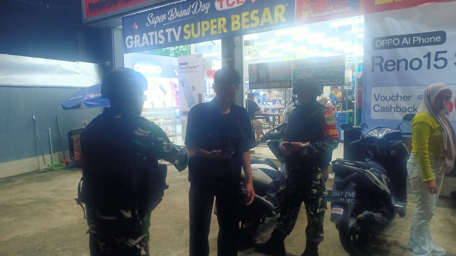 Antisipasi Gangguan Kamtibmas Koramil 06/Setu Gelar Patroli Gabungan