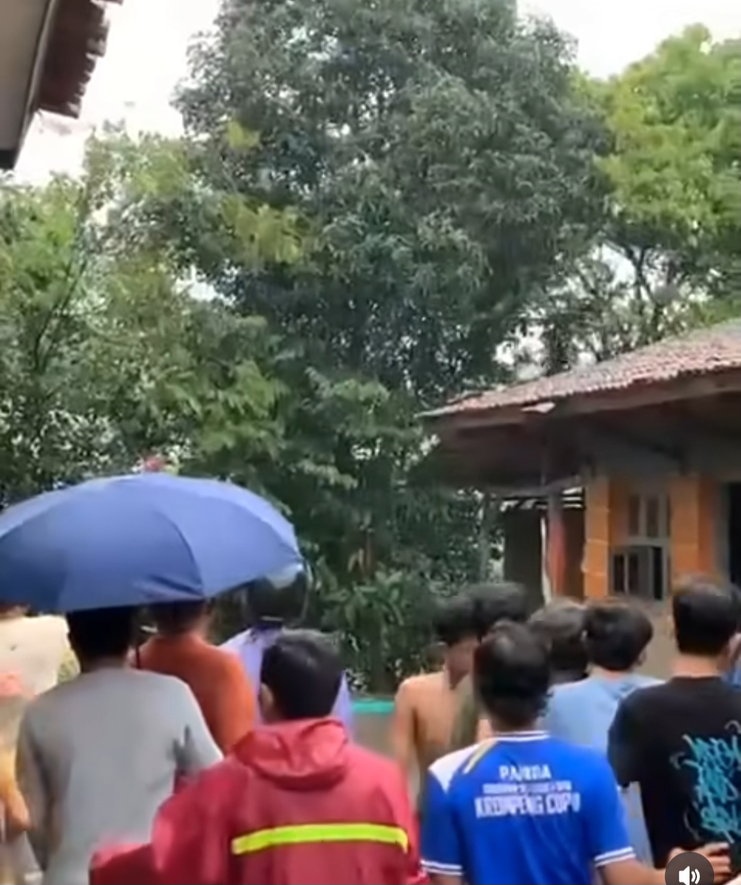 Warga Krompeng Panik, Adanya Pergeseran Tanah