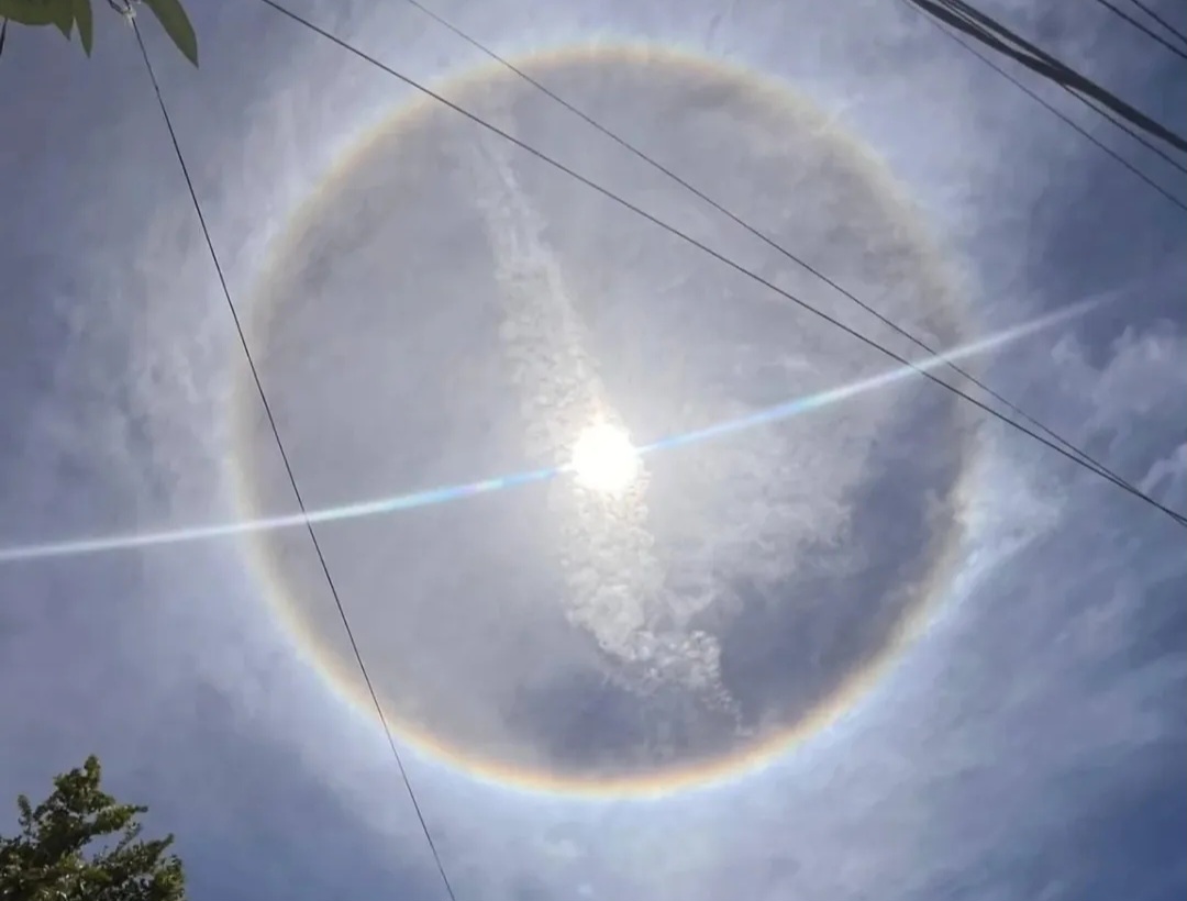 Kemunculan Bola Cincin di Atap Langit Kuta Selatan Bali, Pertanda Apa