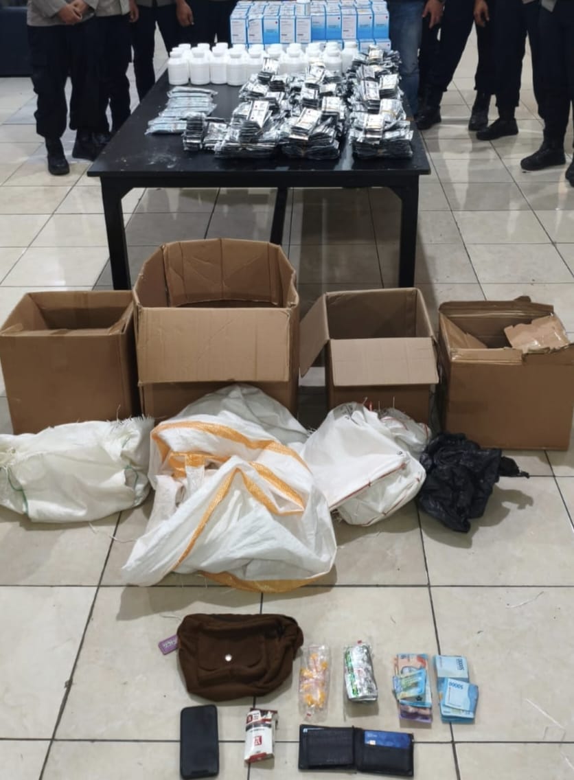 Ratusan Ribu Butir Obat Terlarang di Gudang Tambun Selatan di Bongkar Jajaran Polres Metro Bekasi