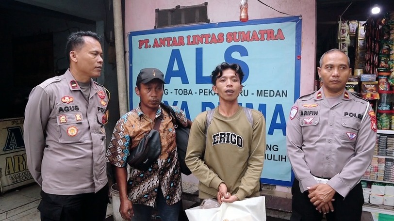 Polres Metro Bekasi Bantu Cepat Pria Yang Membutuhkan  Hendak Pulang Kampung