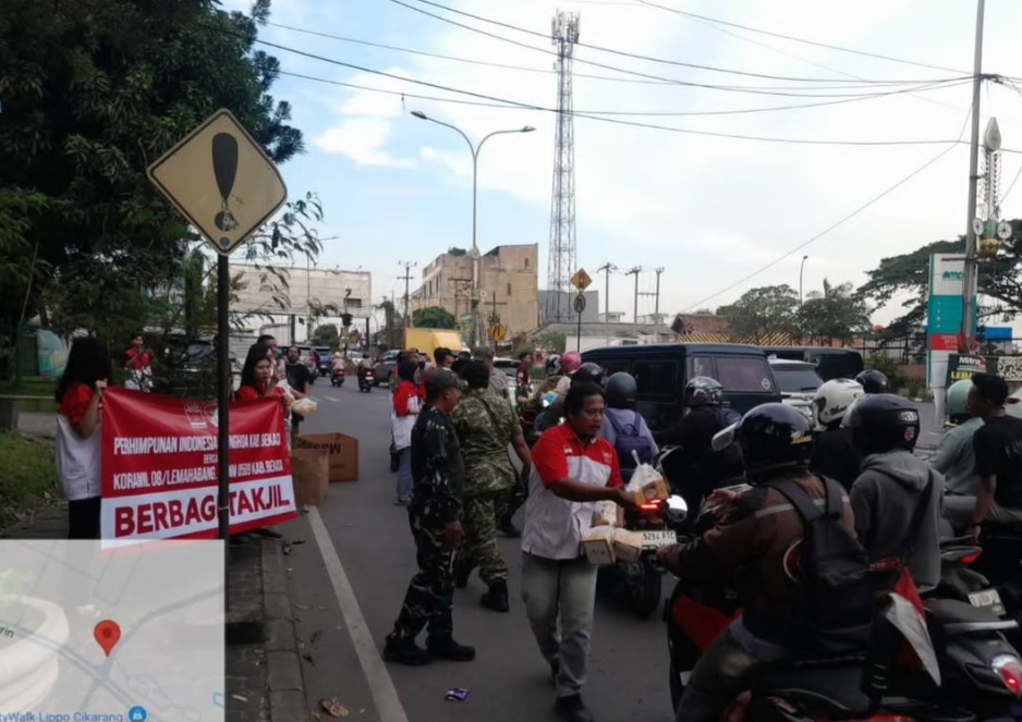 Semangat Bulan Suci, Koramil 08/Lemahabang Bersama Lintas Agama Berbagi Takjil