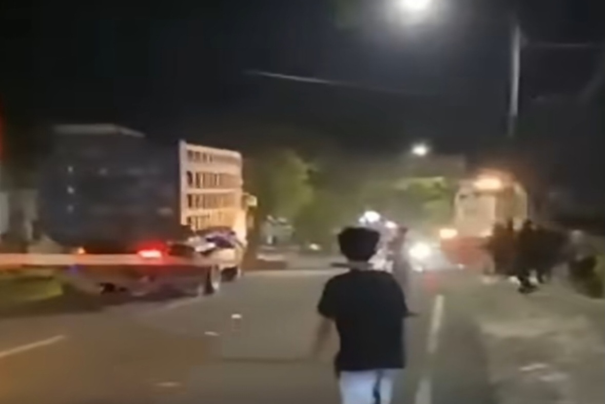 Kecelakaan Kereta Api di Perlintasan Jalan Imam Bonjol Kota Blitar