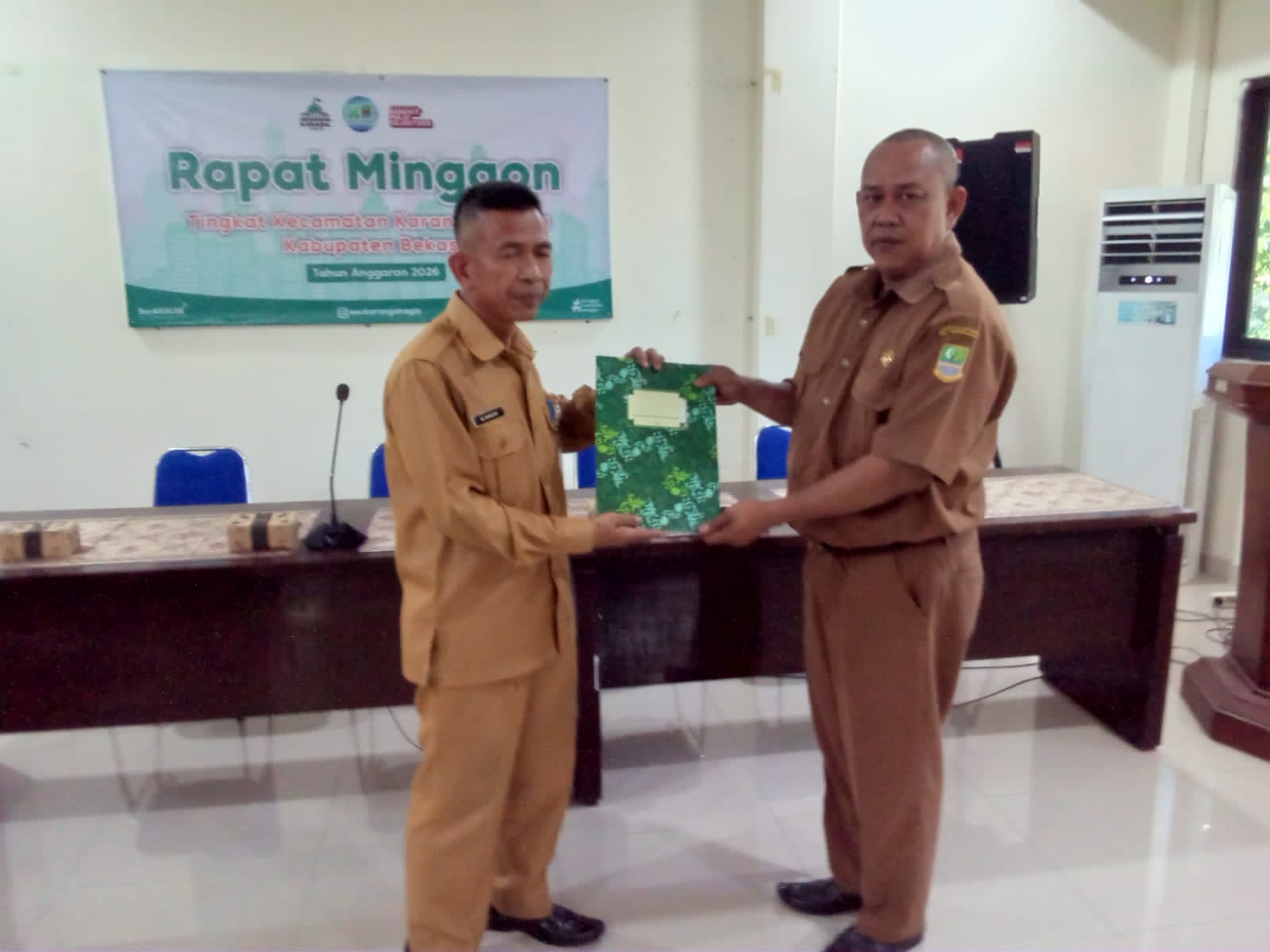 Pemerintah Kecamatan Karang Bahagia Gelar Sertijab Plt Camat Dari Budi Haryanto ke M.Soleh