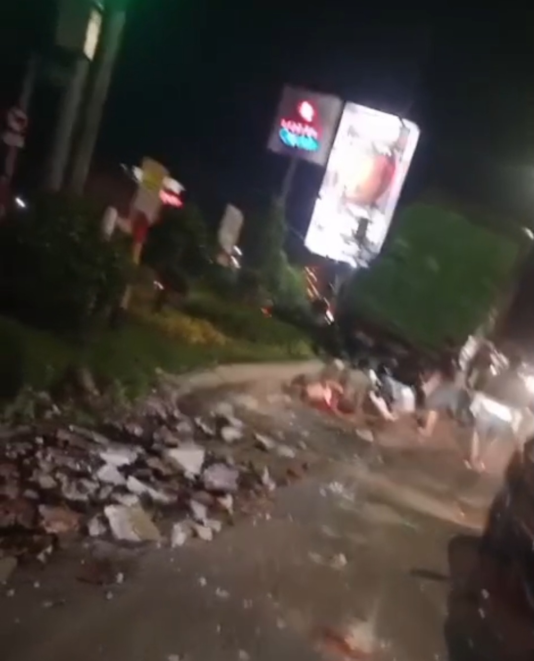 Terjadi Lakalantas Karawang, Mobil Truk Tabrak Sejumlah Kendaraan