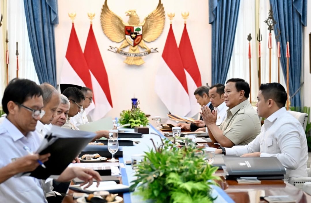 Presiden Prabowo Pimpin Rapat Terbatas Bahas Percepatan Perumahan Rakyat