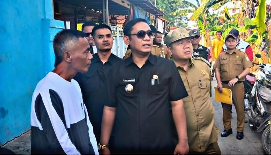 Keluhan Warga,Plt Bupati Bekasi Sidak Langsung TPS Liar di Tambun Utara