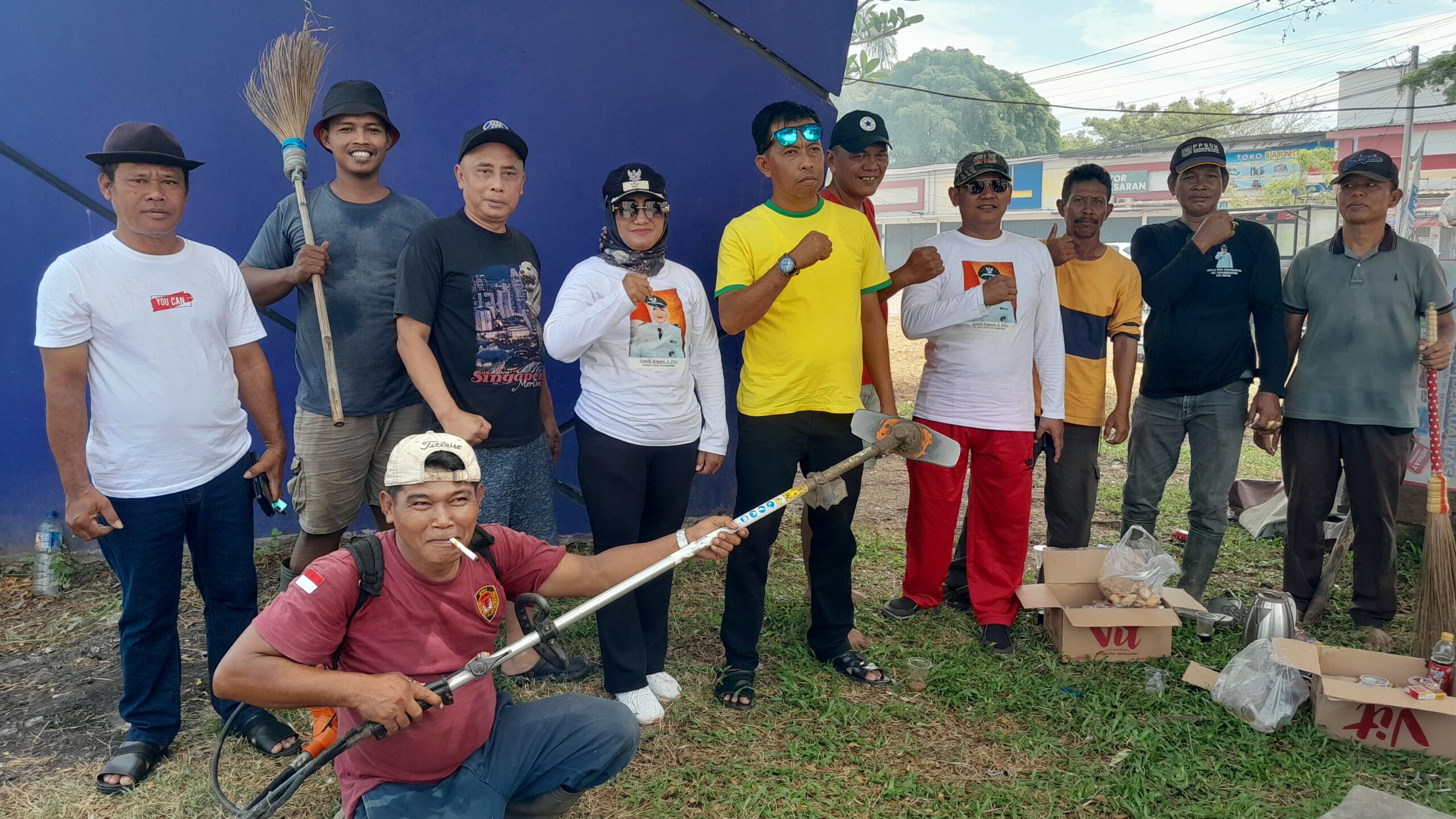 Pemdes Karanganyar Giat Jumsih Rawat Kebersihan