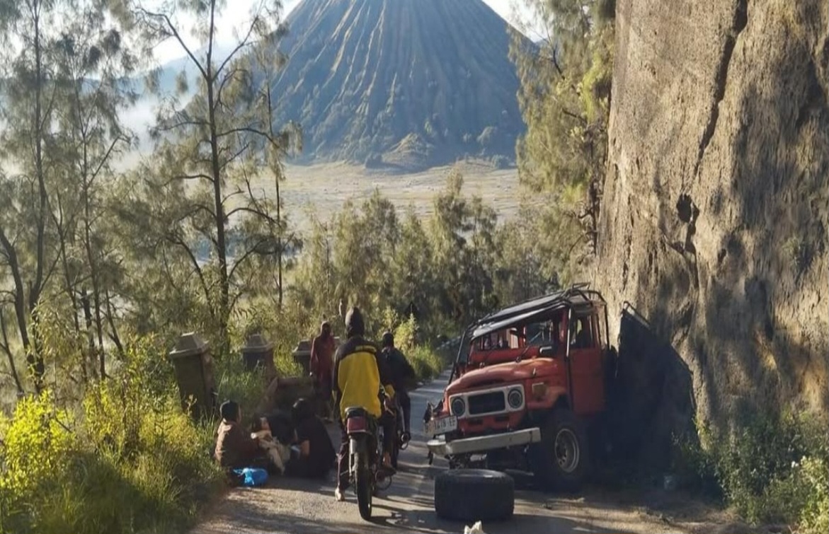Kecelakaan Tunggal Jeep di Kawasan Gunung Bromo,2 Orang Meninggal