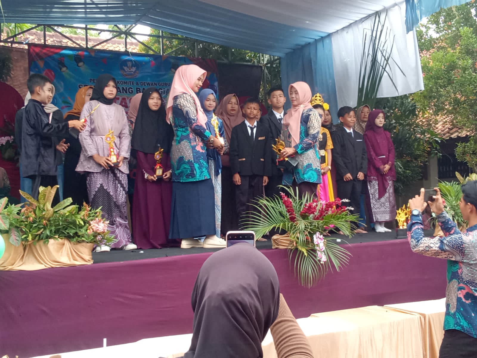 Pentas Seni dan Pelepasan Siswa Kelas VI SDN Karangbahagia 03 Berlangsung Meriah