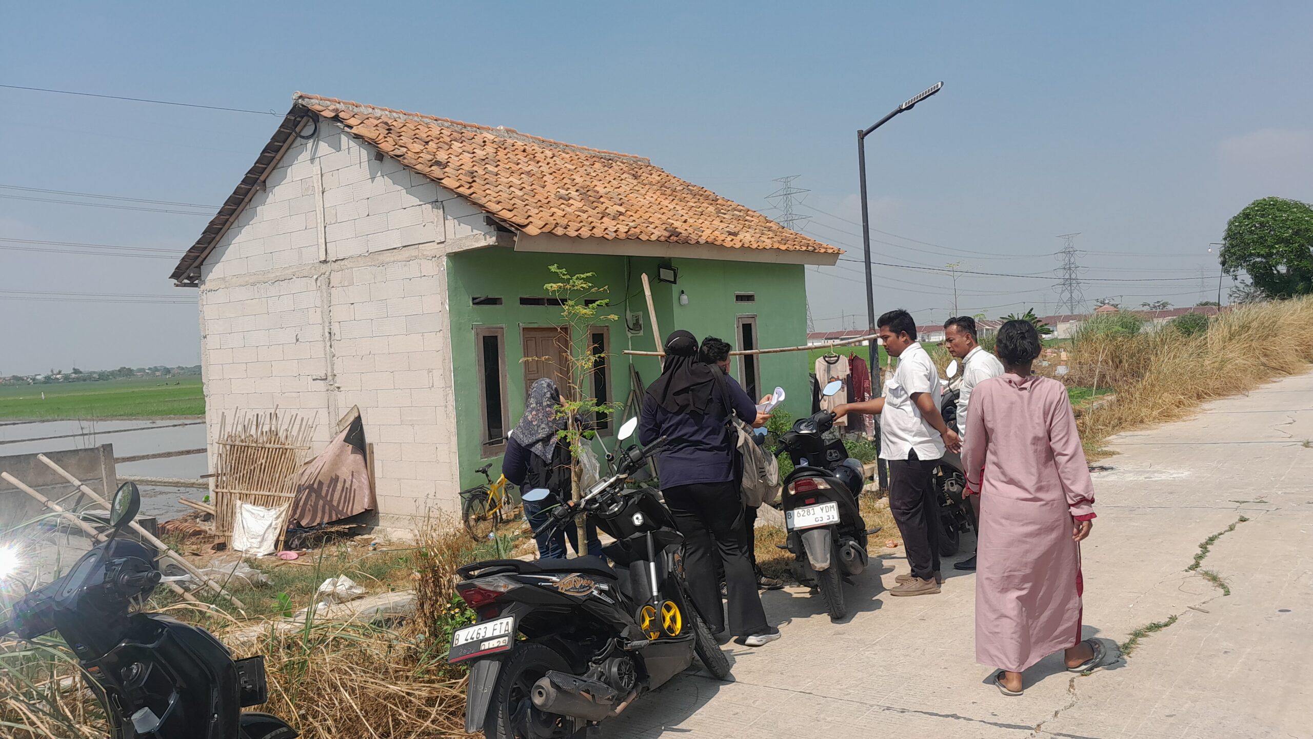 Inspektorat Kabupaten Bekasi Tinjau Sejumlah Kegiatan di Desa Karangrahayu