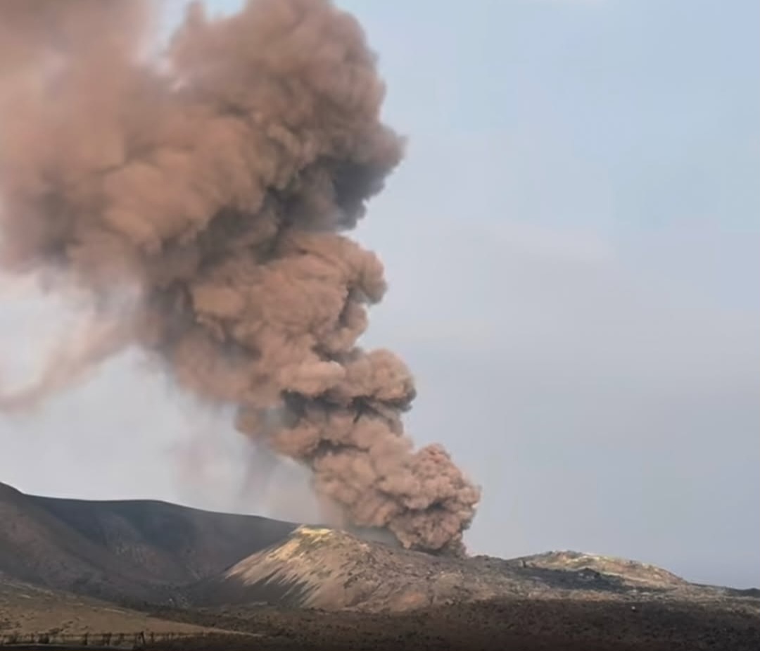 Anak Gunung Krakatau Naik Level Siaga II