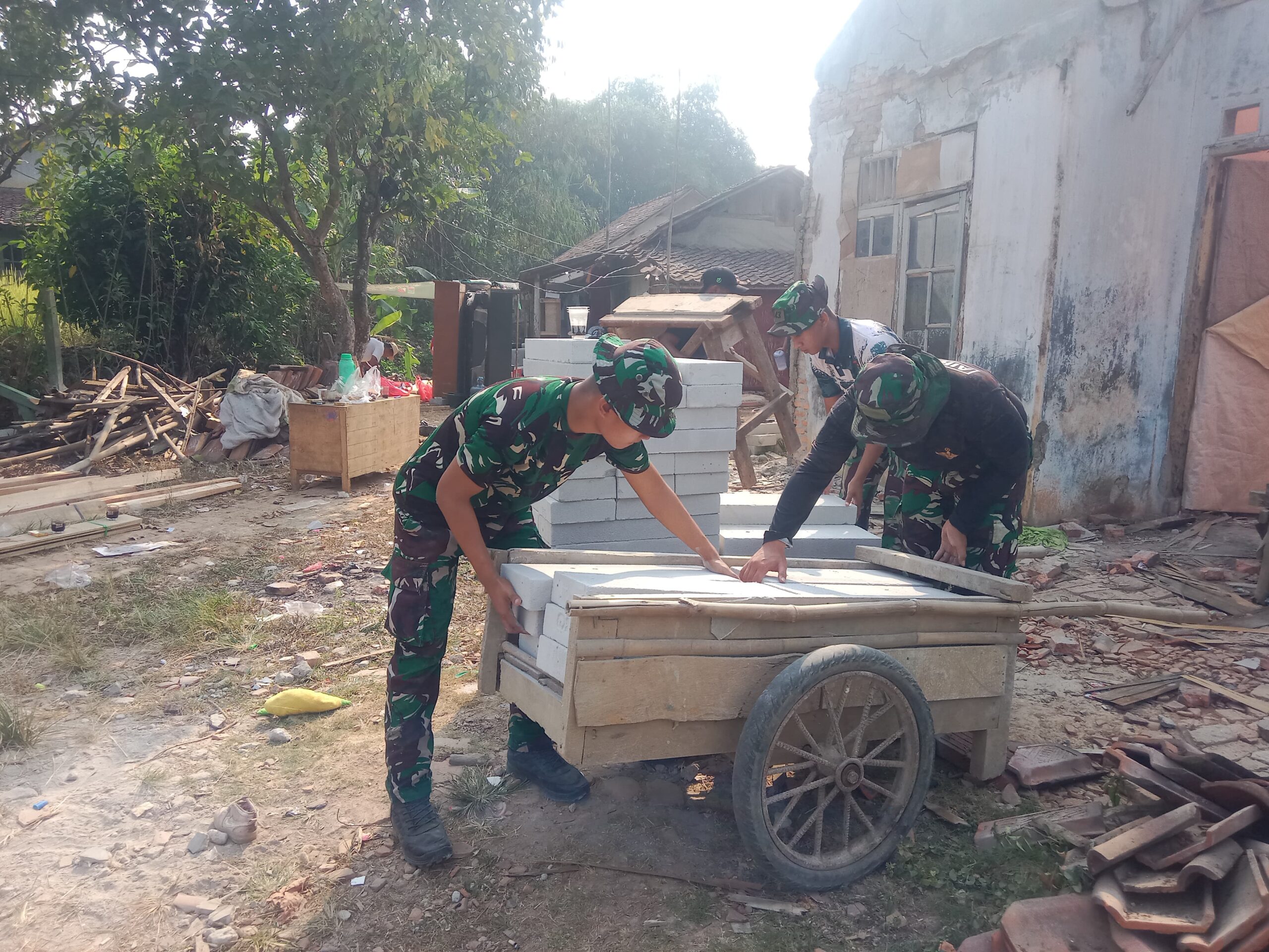Satgas TMMD ke-129 Bangkitkan Hati Warga,Dengan Membangun Rutilahu