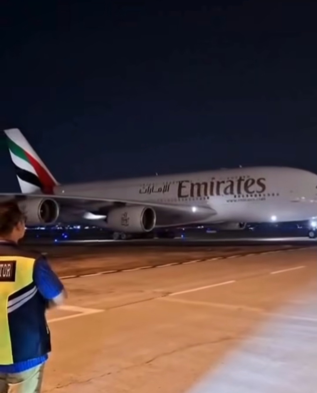 Pesawat Airbus A380-800 Terbesar Tiba di Bandara Internasional Soekarno-Hatta Mengangkut Pemain Club AC Milan