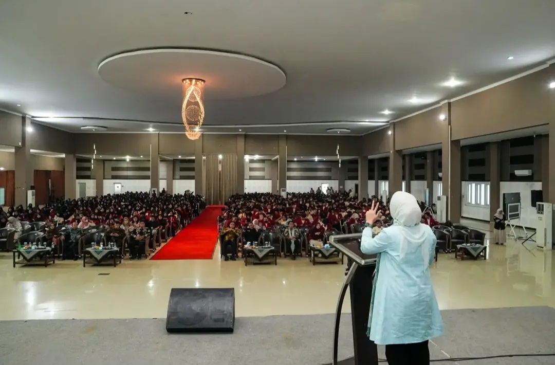 Wamen Koperasi Lepas Ribuan Mahasiswa KKM Universitas Muhammadiyah Cirebon Terjun ke Desa desa