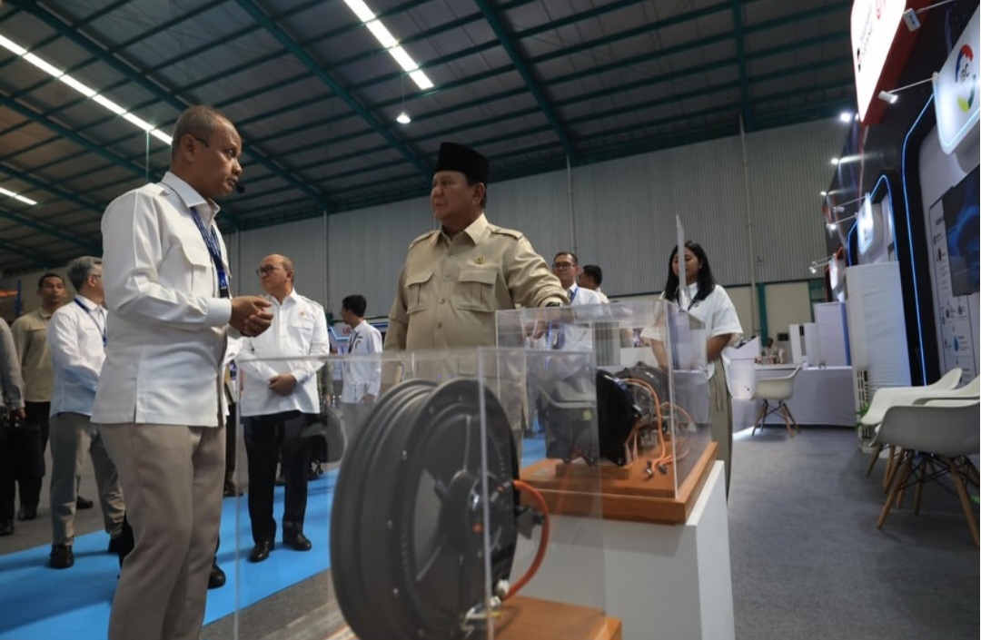 Presiden Prabowo Resmikan Ekosistem Motor Listrik Nasional di PT ALVA Cikarang