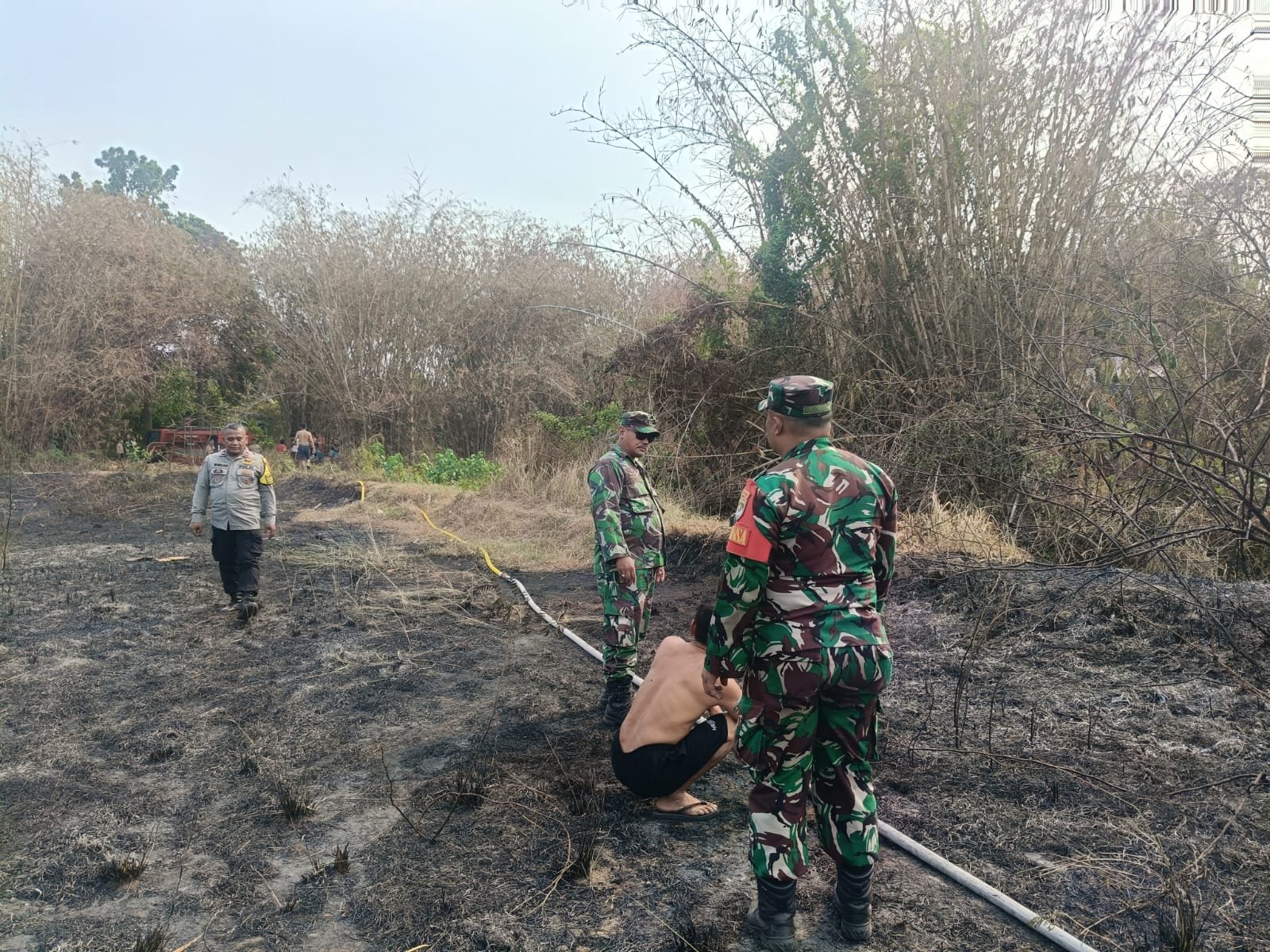 Lahan 5 Hektare di MM2100 Terbakar, Api Sempat Mendekati Permukiman
