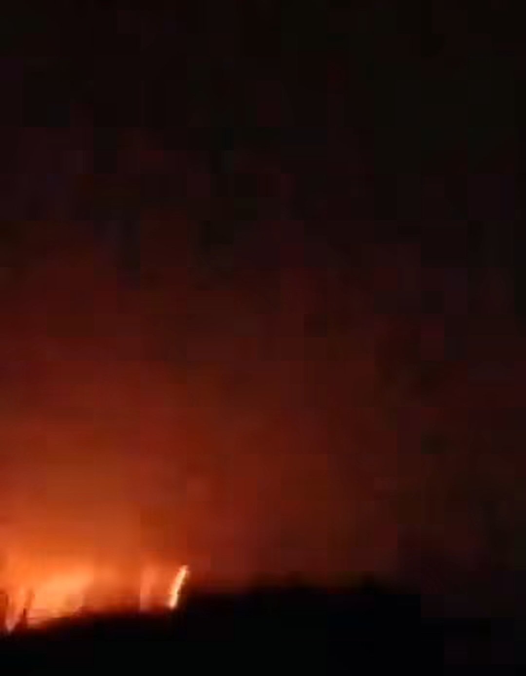 TPST Bantar Gebang Terbakar,Petugas Turunkan 6 Unit Ekskavator