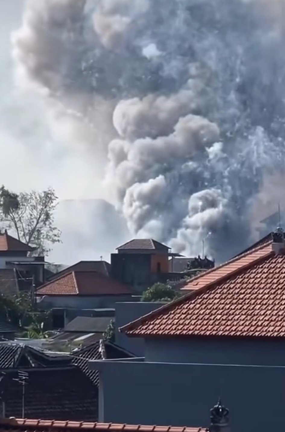 Kebakaran Gudang Kembang Api, Saat Karyawan Merakit