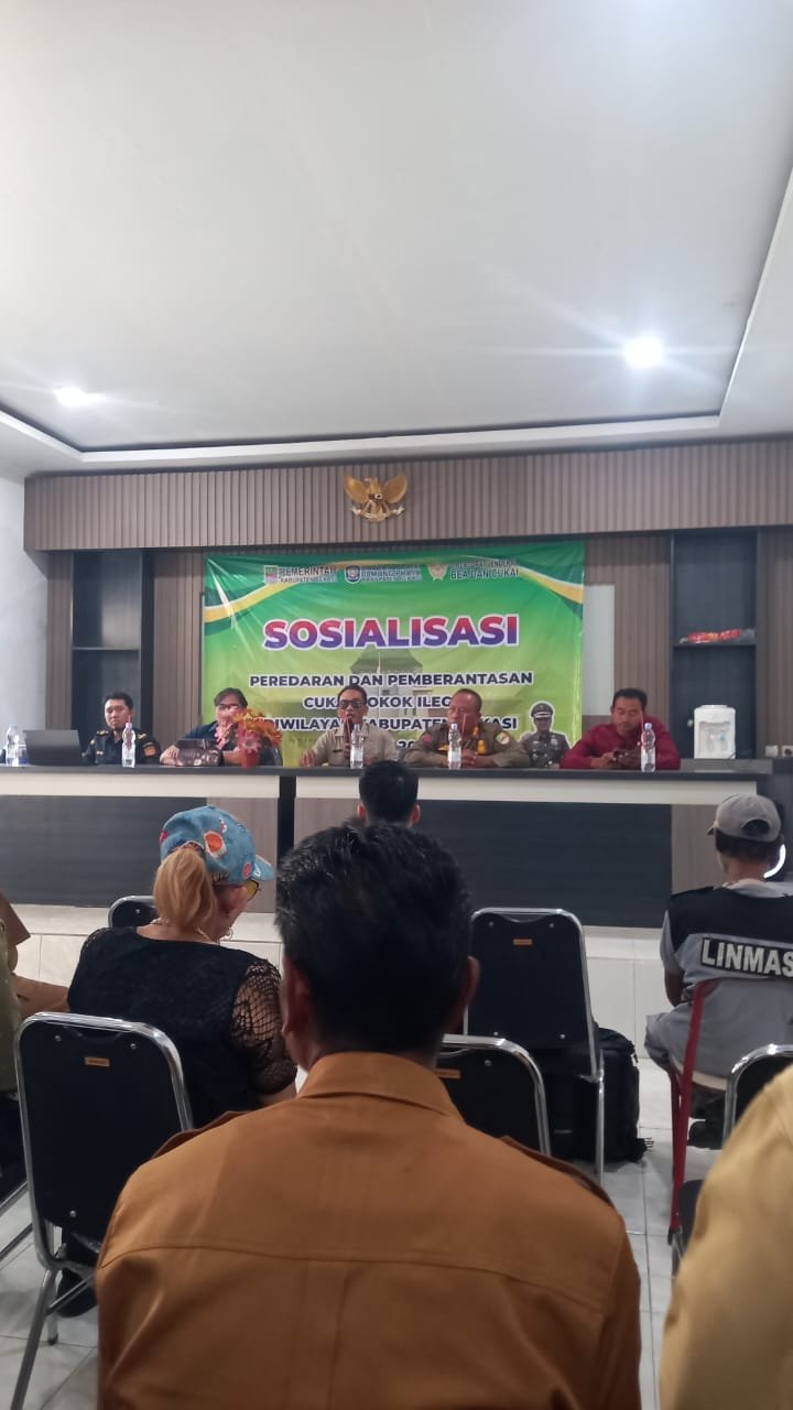 Gempur Rokok Ilegal,Pol PP Kab Bekasi dan Bea Cukai  Giat Sosialisasi dan Pasang Stiker Himbauan
