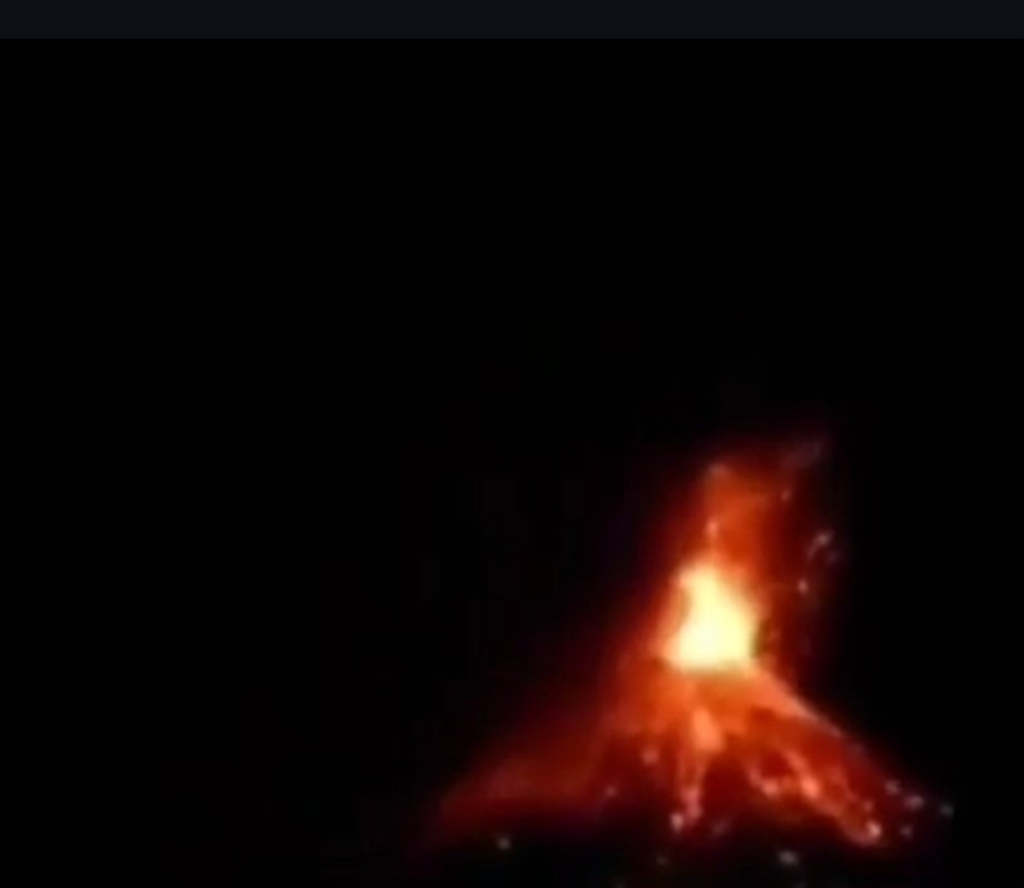 Gunung Anak Krakatau Kembali Erupsi Hari Ini