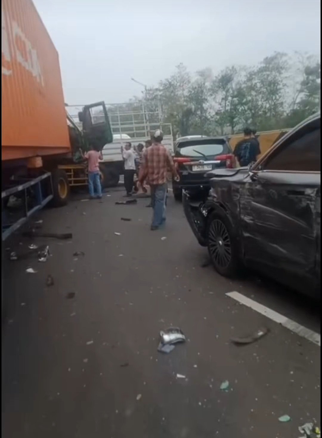 Kecelakaan Beruntun di Tol Cipularang KM 92,Lebih dari 10 Kendaraan Terlibat